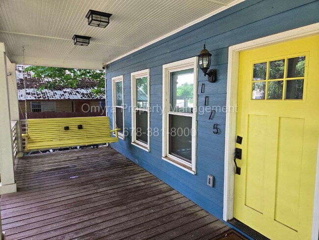 Building Photo - Gorgeous 3 Bedroom House in Atlanta!