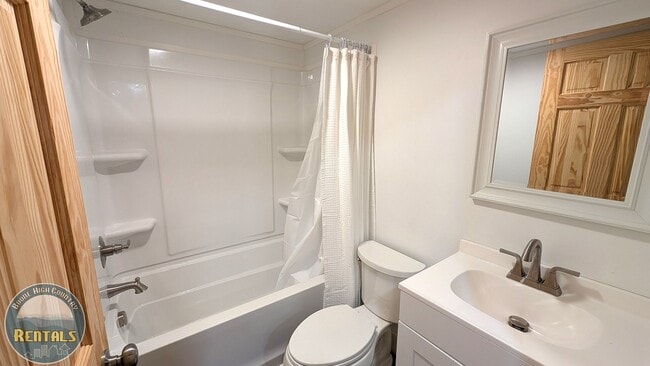 Building Photo - 1776 US-421