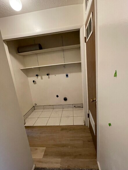 Building Photo - 3943 S 700 W