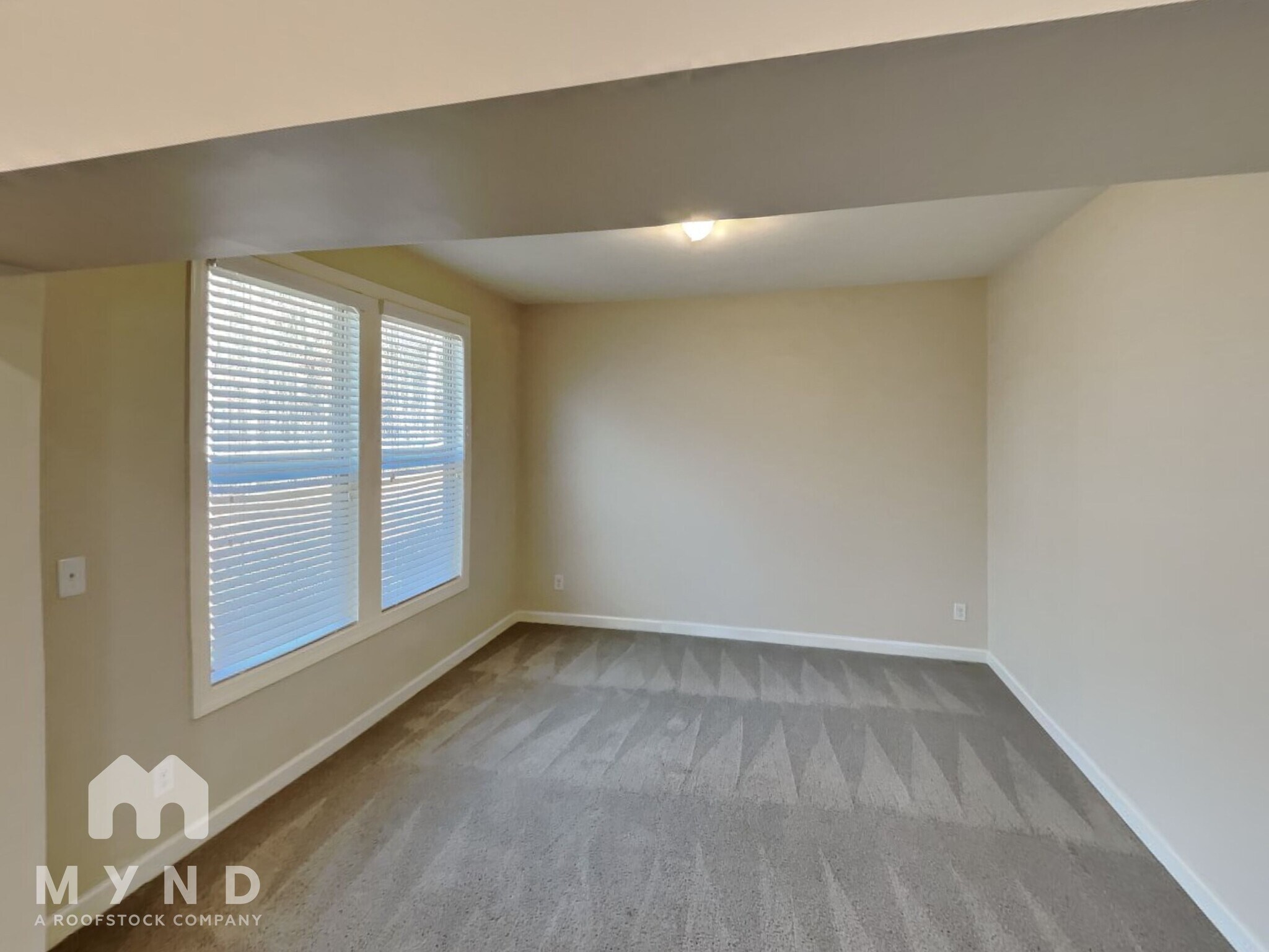 Building Photo - 1019 Willowcroft Dr