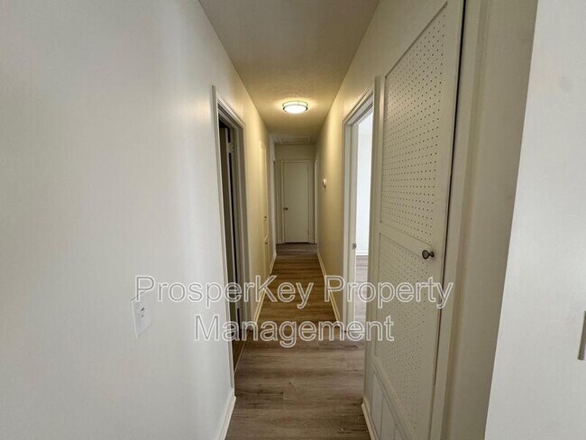 Building Photo - 6313 Stony Creek Dr