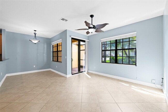 Building Photo - 10810 NW 74th Dr