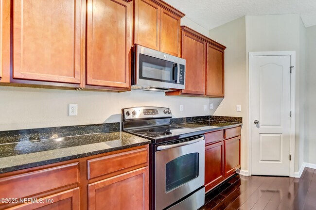 Building Photo - 16271 Dowing Creek Dr