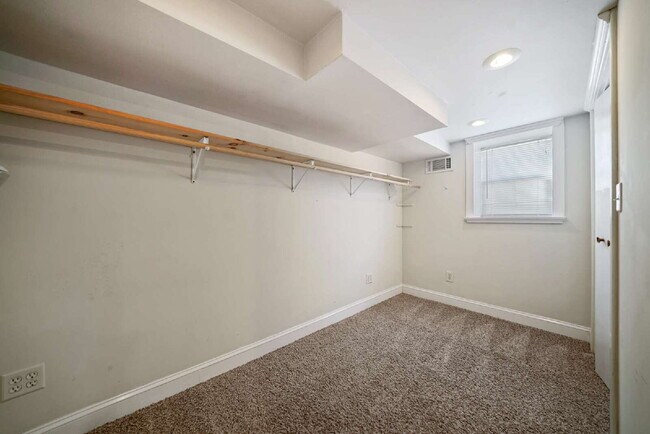 Building Photo - Updated 5-Bedroom, 2-Bath Home Across from...