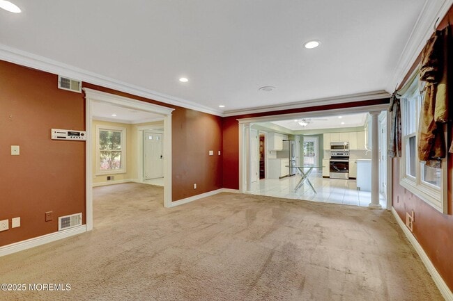 Building Photo - 805 Church Ln