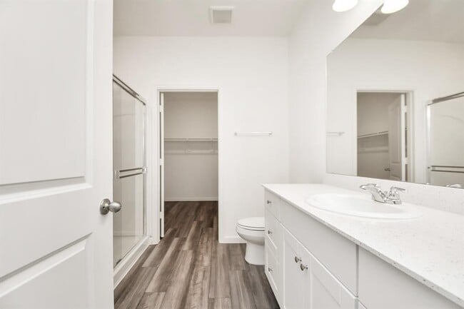 Building Photo - 7807 Royalwood Dr