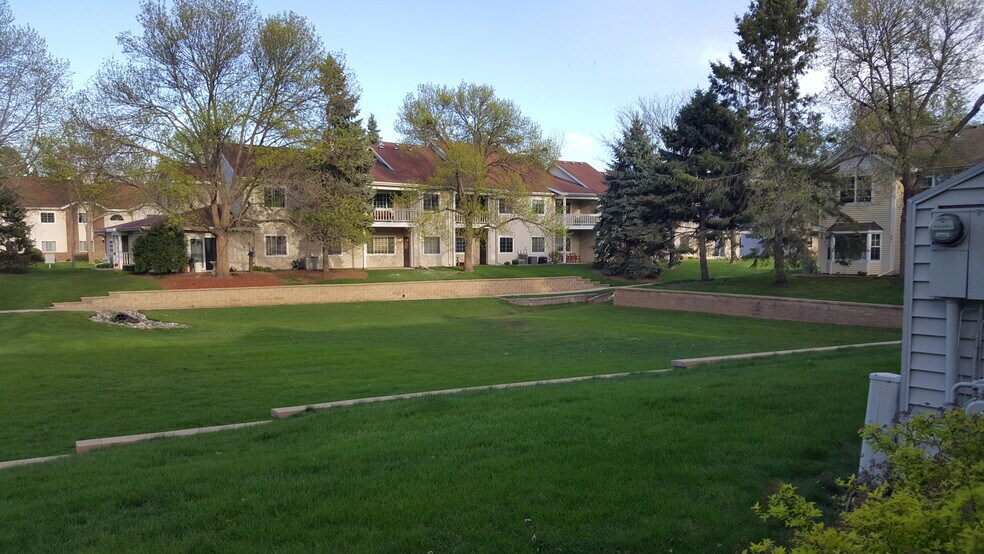 Building Photo - 4159 Maureen Dr NE