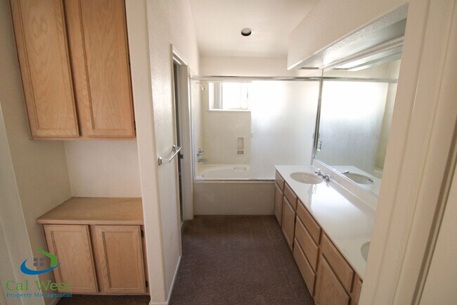 Building Photo - Galleria - Lease Up