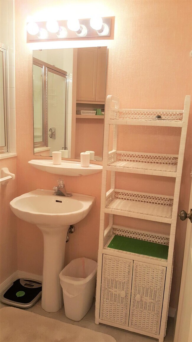 Building Photo - 9926 Perfect Dr