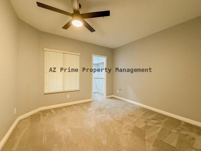 Building Photo - 750 E Northern Ave