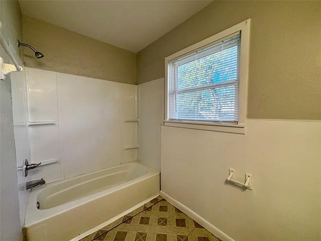 Building Photo - 5856 Trigg Dr