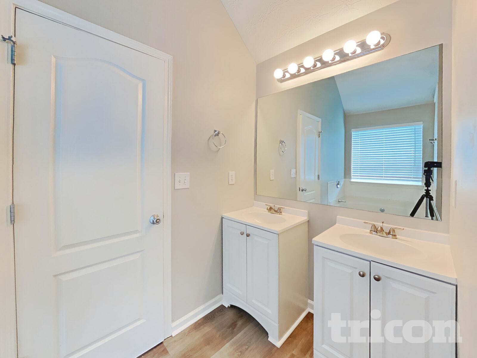 Building Photo - 124 River Pass Ct NE