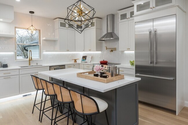 Building Photo - 6 Gordon Rd