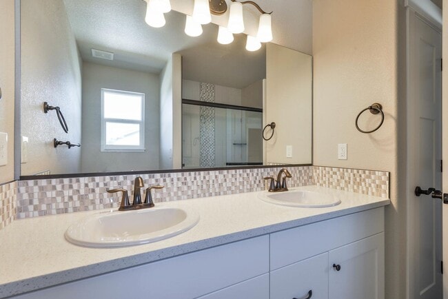 Building Photo - Beautiful, Dog Friendly, 3 Bedroom, 2.5 Ba...