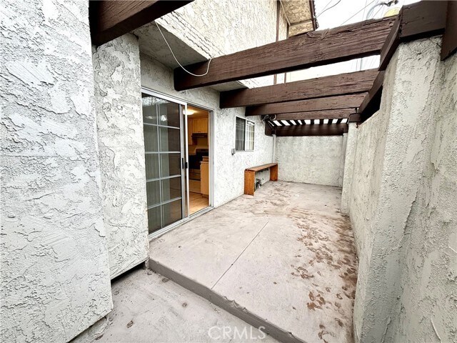 Building Photo - 6439 Woodman Ave