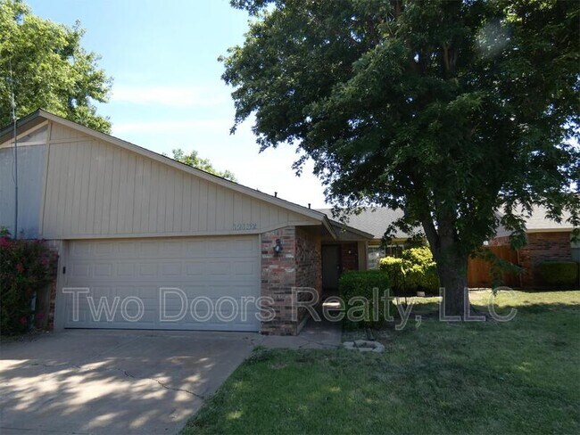 Primary Photo - 12132 N Dewey Ave