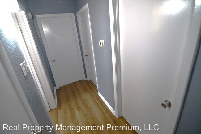 Building Photo - 3 br, 1.5 bath House - 505 Staring Lane