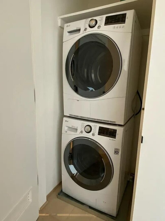 Building Photo - 241 10th St