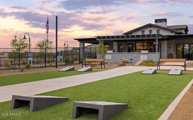 Building Photo - 15887 W Cottontail Ln