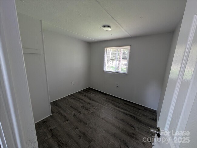 Building Photo - 6028 McDaniel Ln