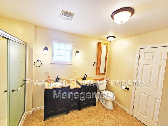 Building Photo - 5821 S Keomah St