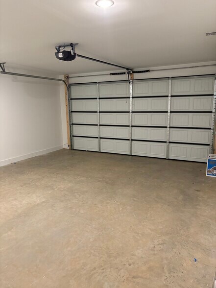 Building Photo - 4691 Heiskell Dr