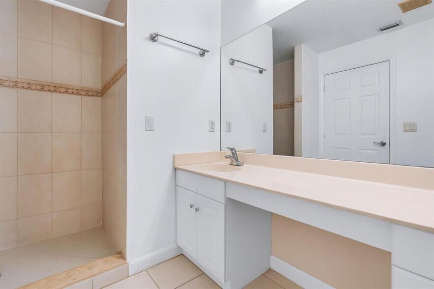 Building Photo - 1534 NW 45th St