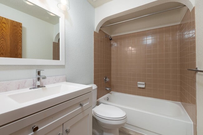 Building Photo - Charming 3-Bedroom Duplex Minutes from JBL...