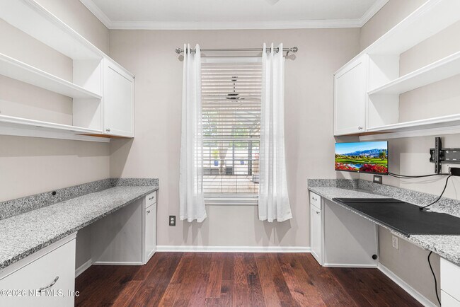 Building Photo - 4032 Lonicera Loop
