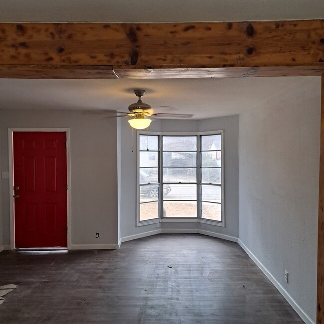 Building Photo - 423 Ellana Claire Ct