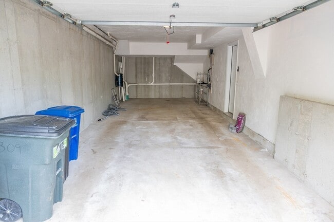 Building Photo - 309 America Blvd