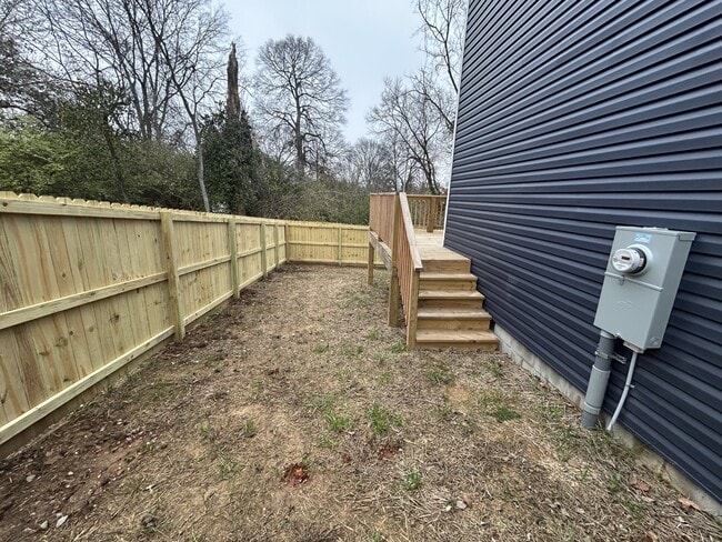 Building Photo - 1217 Dodd St