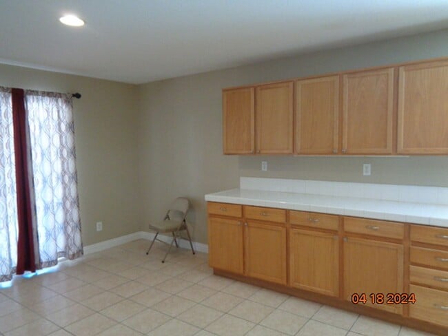 Building Photo - Large West Lancaster 2 Story Built in 2004 with 3638 sq. ft.