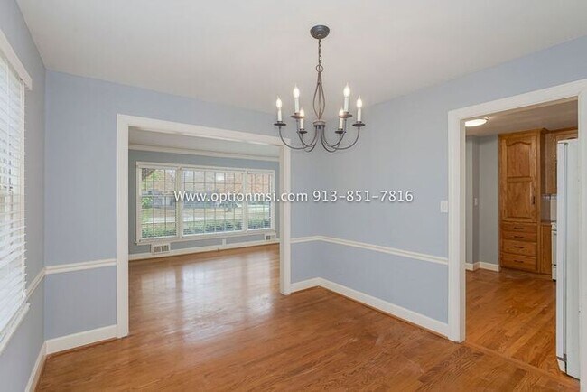 Building Photo - Ready for immediate move-in!