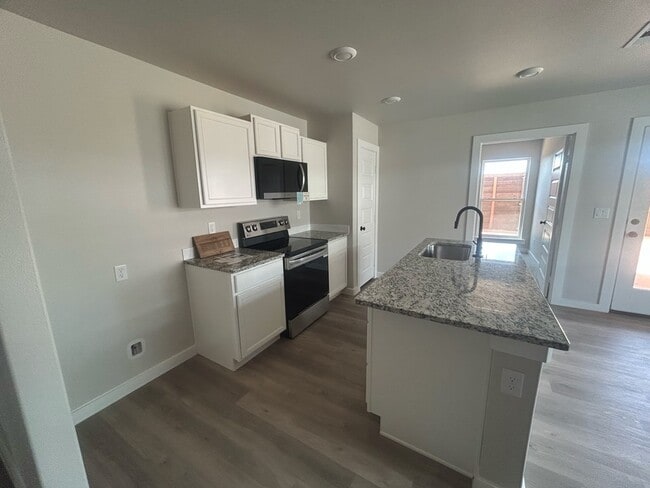 Building Photo - 409 Thicket Dr