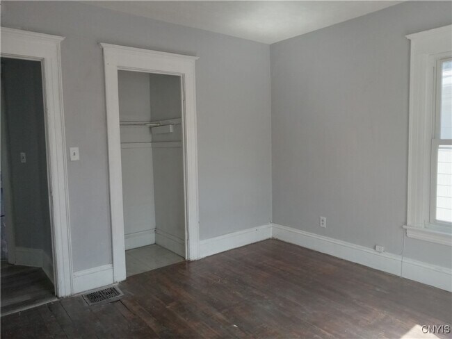Building Photo - 134 2nd St