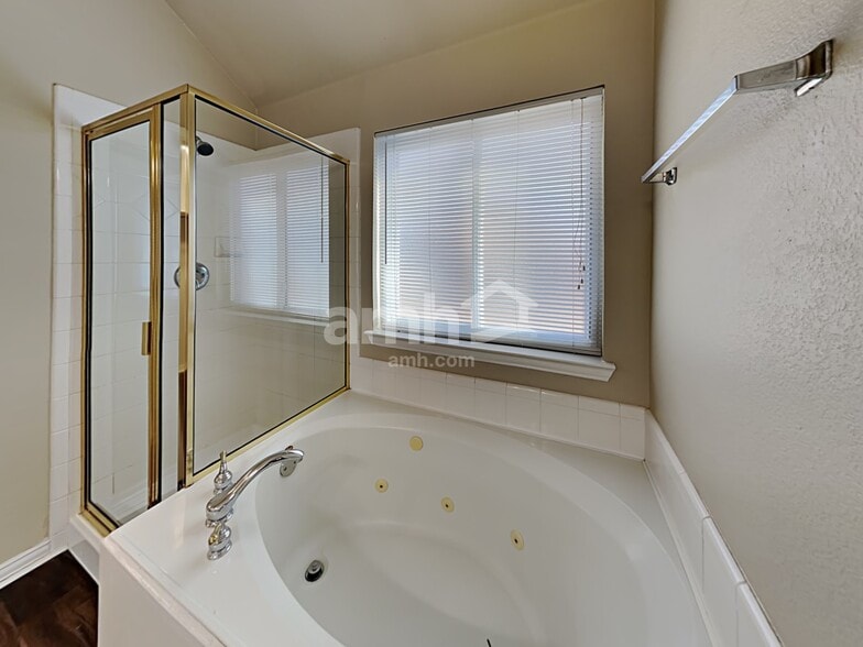 Building Photo - 206 Rock Meadow Trail