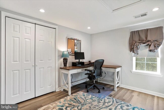 Building Photo - 408 Blue Ridge Ave NE