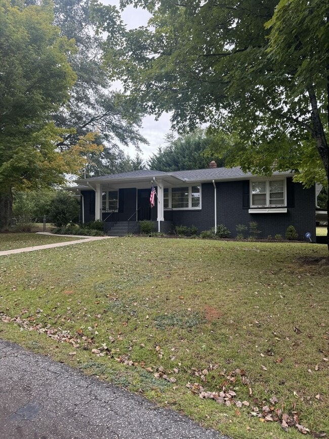 Primary Photo - Price & Location!