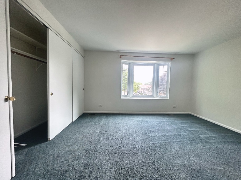 Building Photo - 1949 Governors Ln