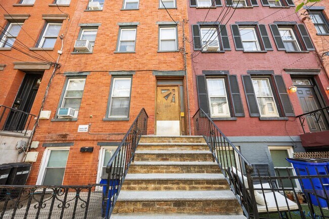 Building Photo - 339 Park Ave