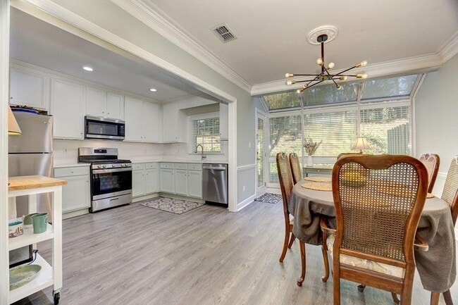 Building Photo - 27 Mt Vernon Cir