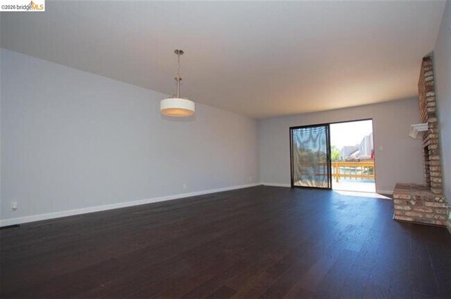 Building Photo - 2063 Sand Point Rd