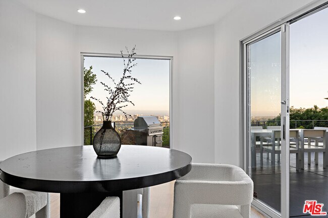 Building Photo - 10134 Angelo View Dr