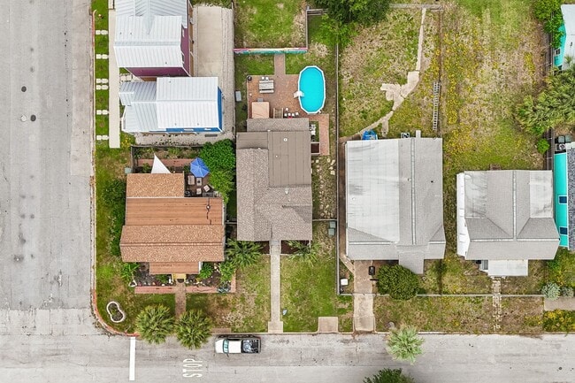 Building Photo - 1022 Avenue L