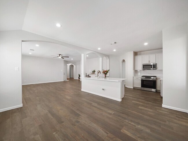Building Photo - 3301 Clover Hill Ln