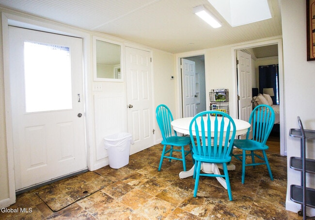 Building Photo - 10 Newark St