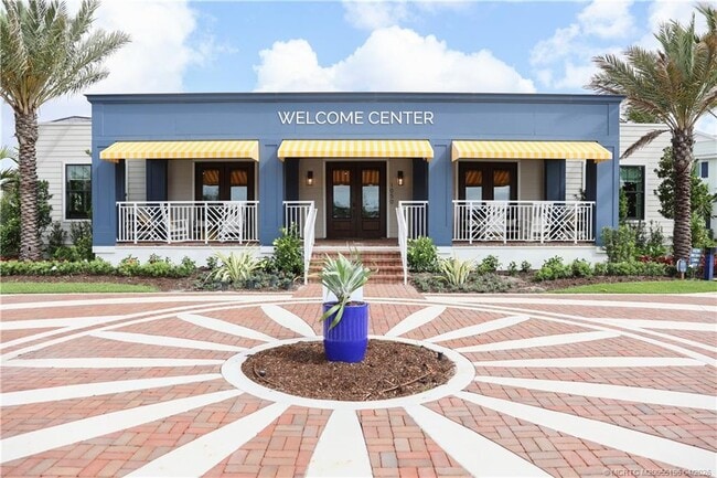 Building Photo - 950 SW Pr Ave