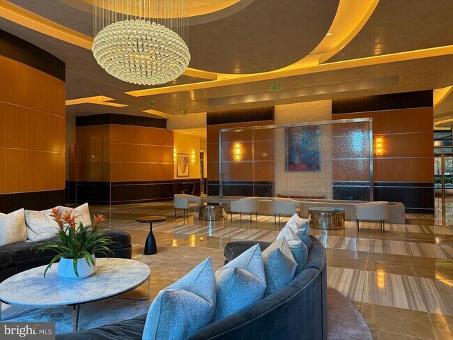 Building Photo - 1881 N Nash St