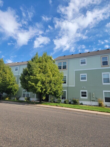 Second floor - 529 Mitchell St